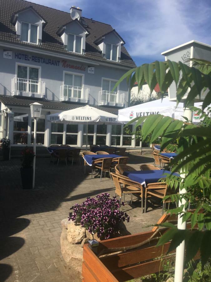 Hotel Restaurant Normandie Schildow Exterior photo