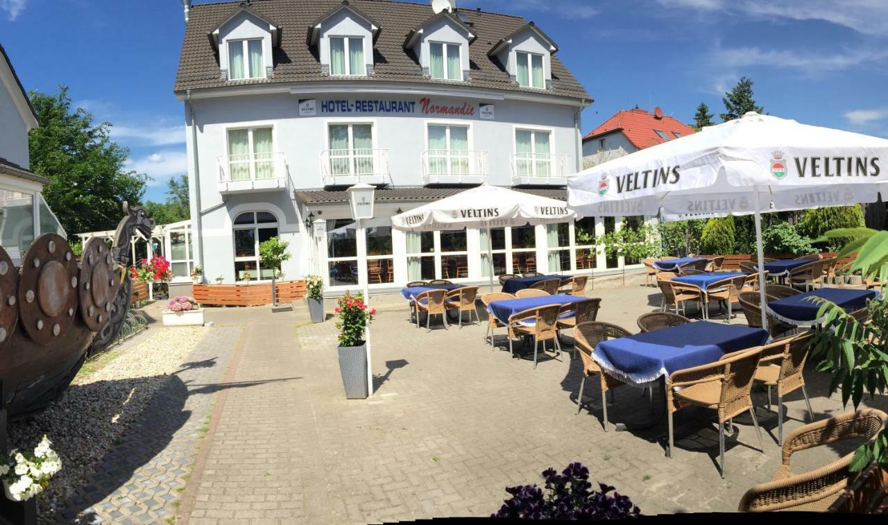 Hotel Restaurant Normandie Schildow Exterior photo